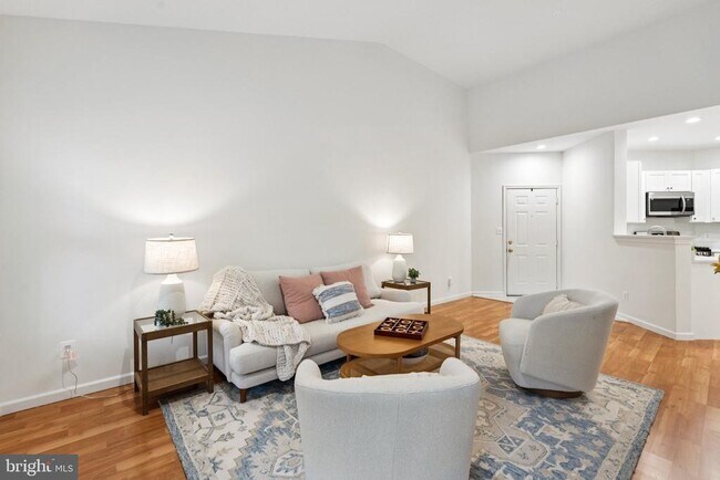 Building Photo - 13085 Autumn Woods Way