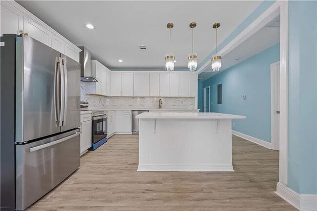 Building Photo - Move In by 5/1 & Save $500 OFF MAY Rent — Fully Renovated Gem!!!