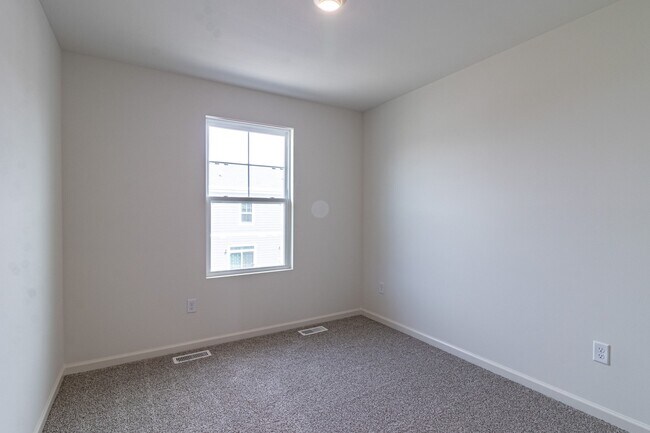 Building Photo - 2111 Yellowstone Blvd
