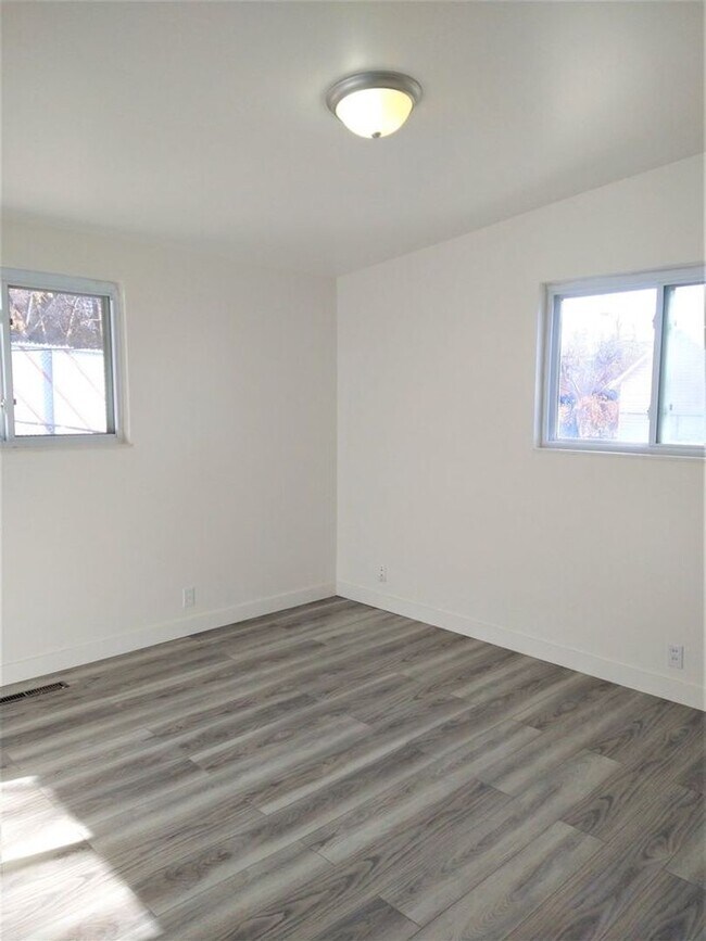 Building Photo - Coming soon!! Fresh & clean large Roy Home...