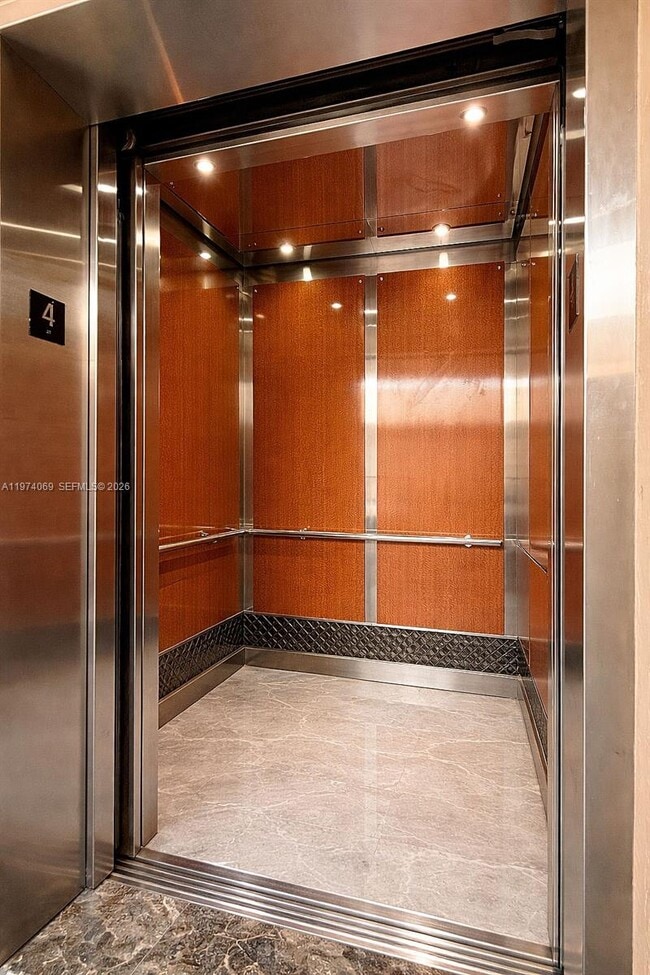 Building Photo - 13715 Kendale Lakes Cir