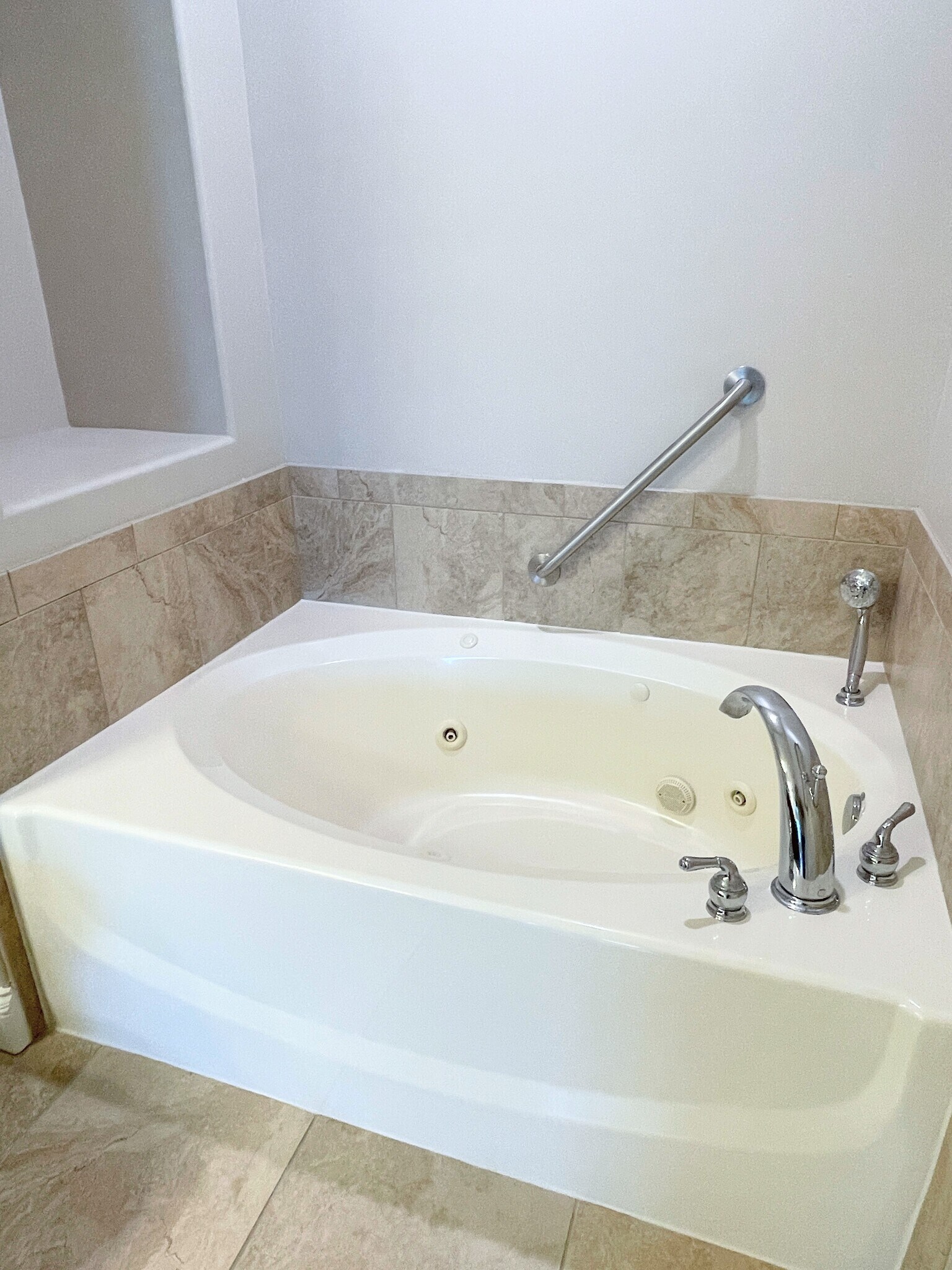 Primary Bath Jetted Tub - 1315 Corso Palermo Ct