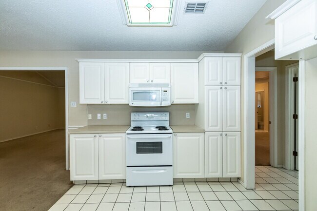 Building Photo - 2 Large Living areas! Approximately 2100 S...