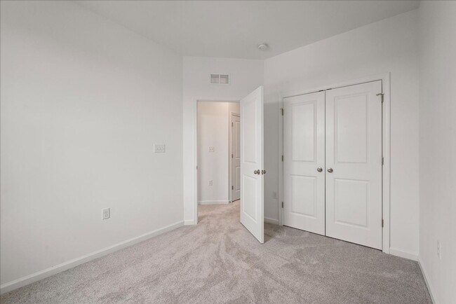 Building Photo - 644 Hemsworth Ln