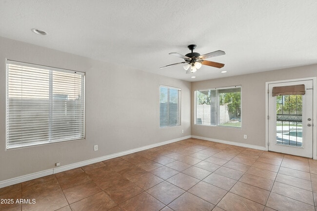 Building Photo - 4274 E Creosote Dr