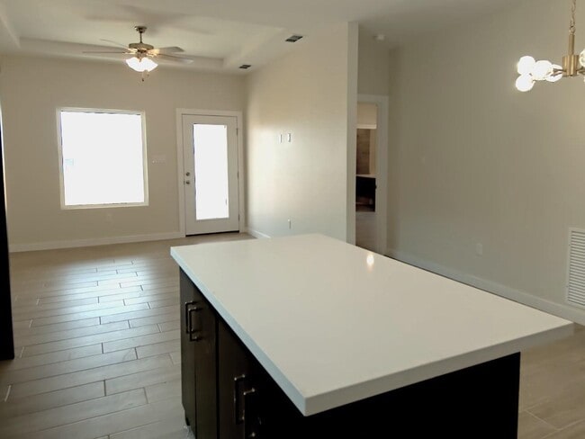 Building Photo - 5928 Heather Loop