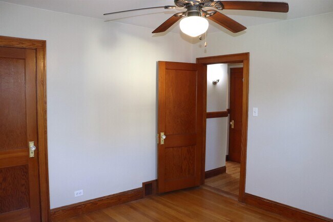 Building Photo - 32 Gilman St