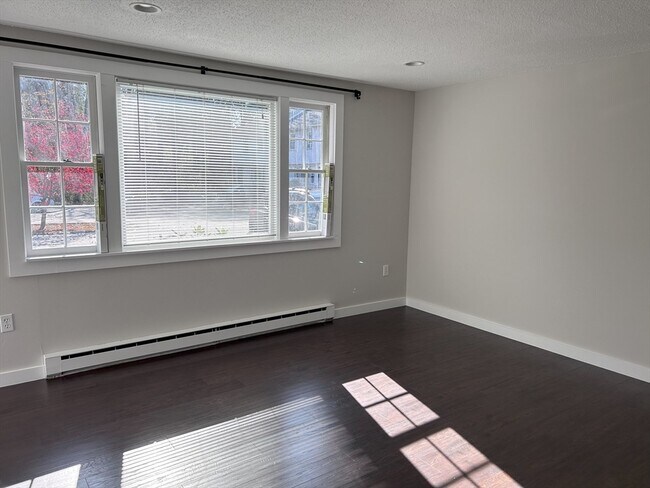 Building Photo - 41 Groton St