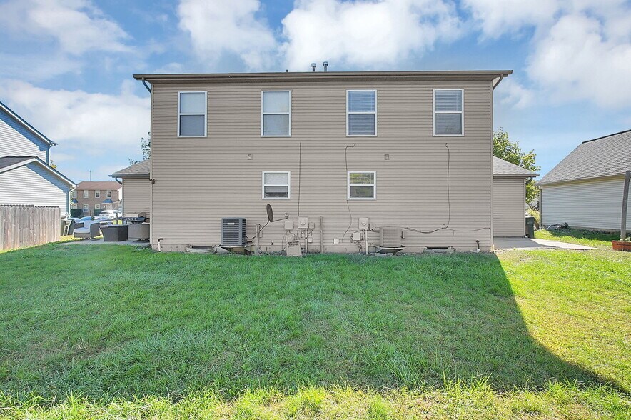 Building Photo - 4895 Drayton Rd