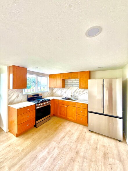 Primary Photo - 93 Ulumalu Rd