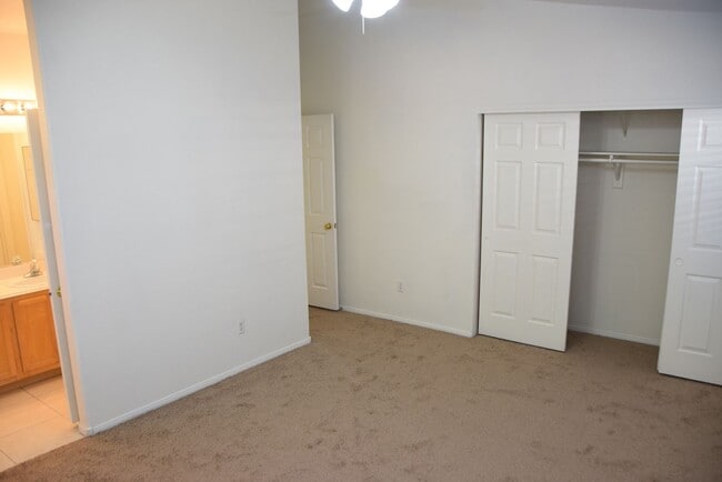 Building Photo - 3242 Velvet Rose St