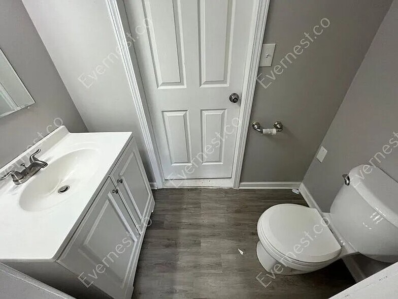 Building Photo - 9101 Hugh St