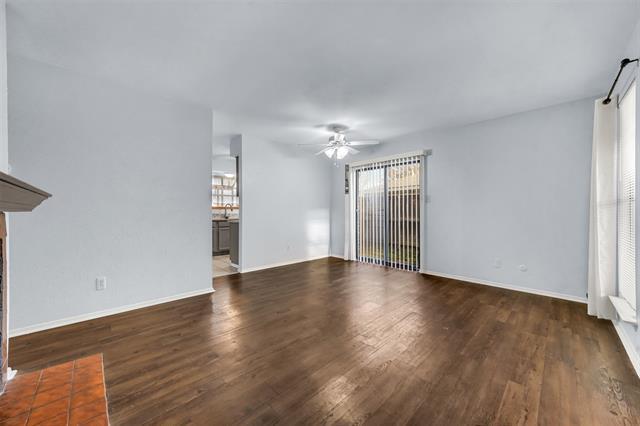 Building Photo - 2111 E Belt Line Rd