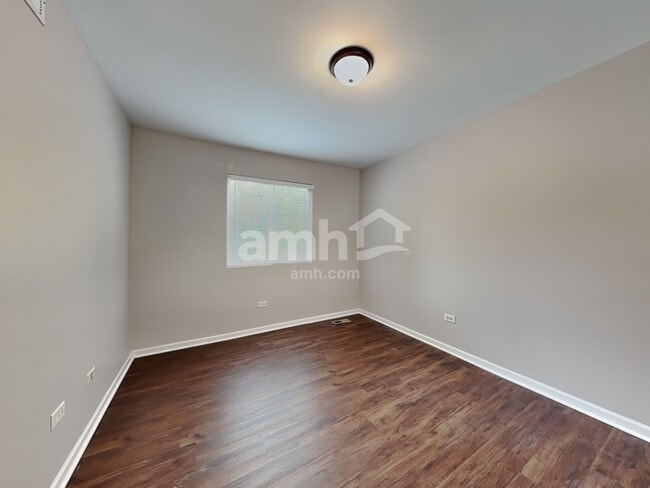 Building Photo - 8601 Sycamore Ct