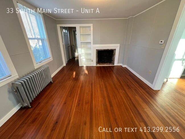 Building Photo - 3 Bedroom, 2 Bath Historic Home Located in...