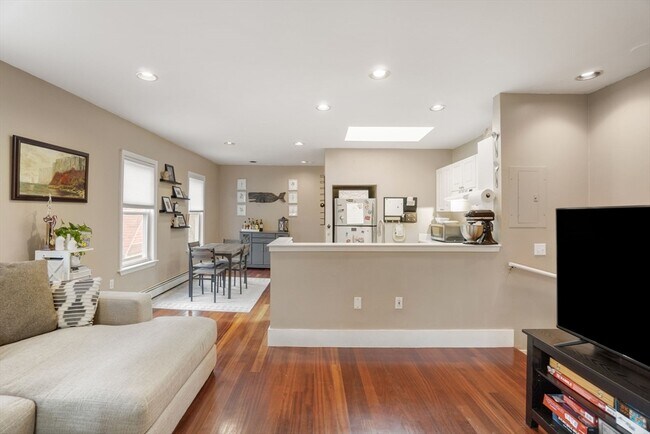 Building Photo - 31 Regent St