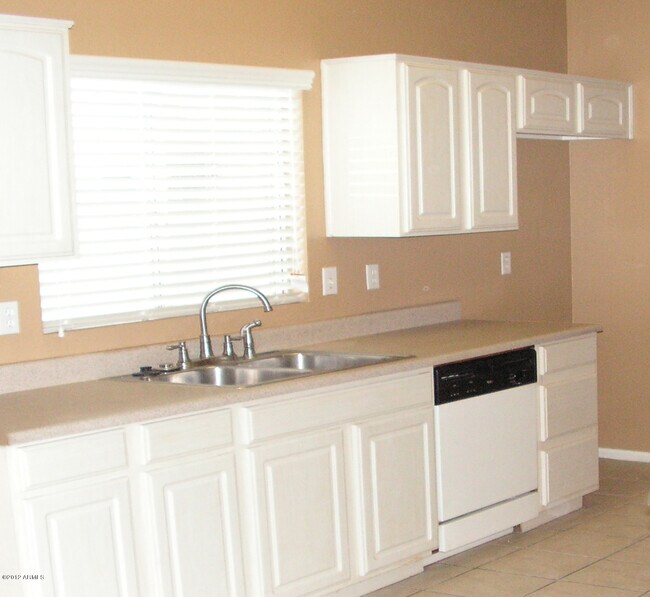 Building Photo - 6725 W Brown St