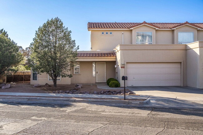 Building Photo - 2353 Saturn Cir