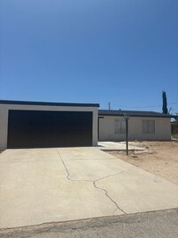 Building Photo - 14553 Yucca St