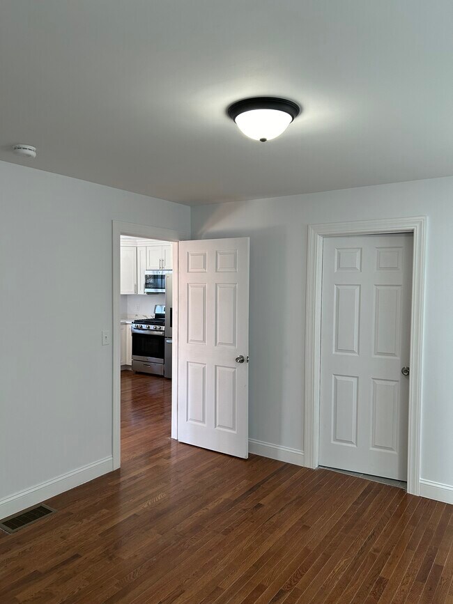 Master bedroom - 472 Friendship St