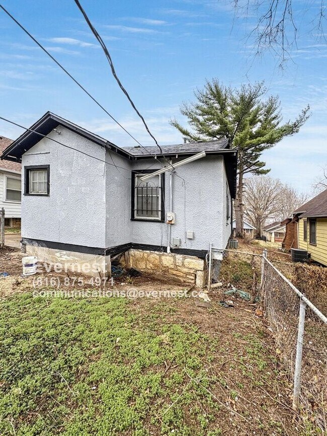 Building Photo - 5340 Olive St