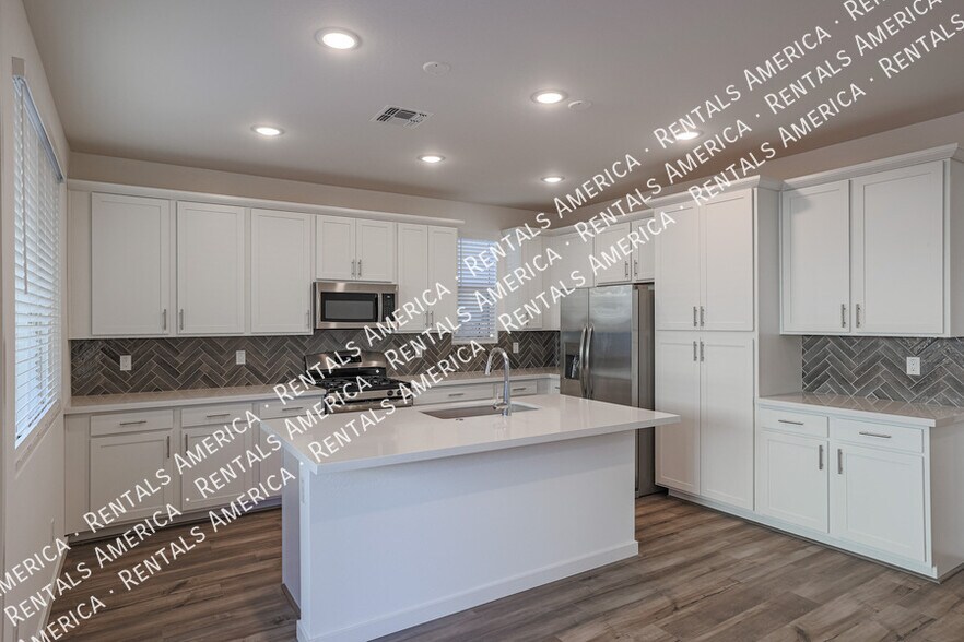 Building Photo - 17717 W Cassia Way