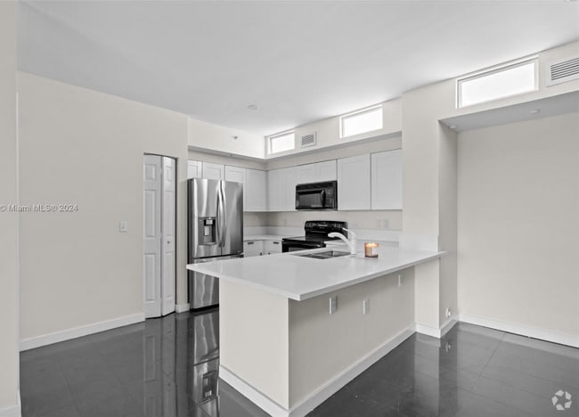 Building Photo - 2200 E Preserve Way