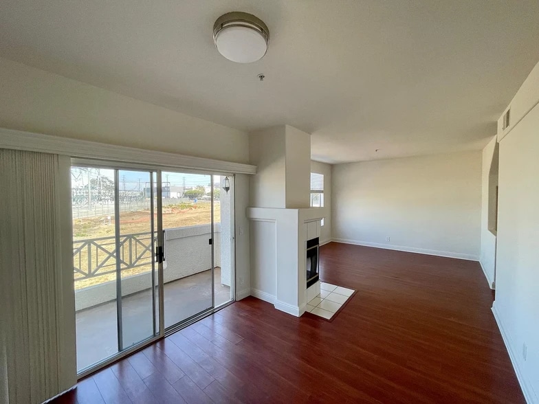 Building Photo - 5405 Marine Ave