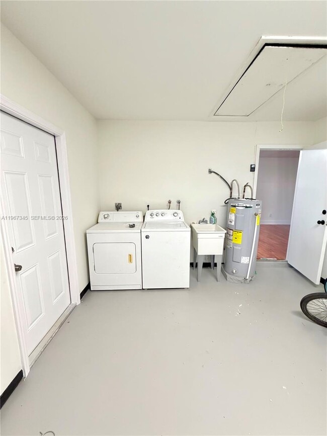 Building Photo - 1434 SE Concha St