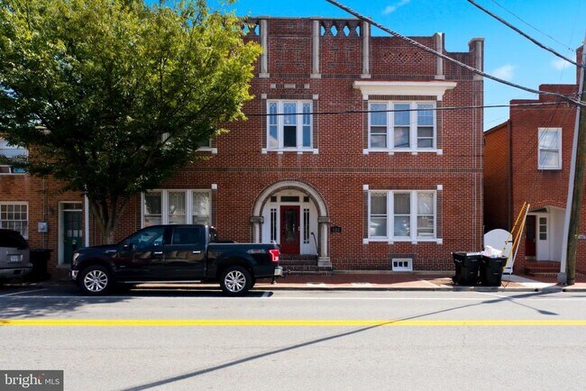 Building Photo - 132 N Braddock St