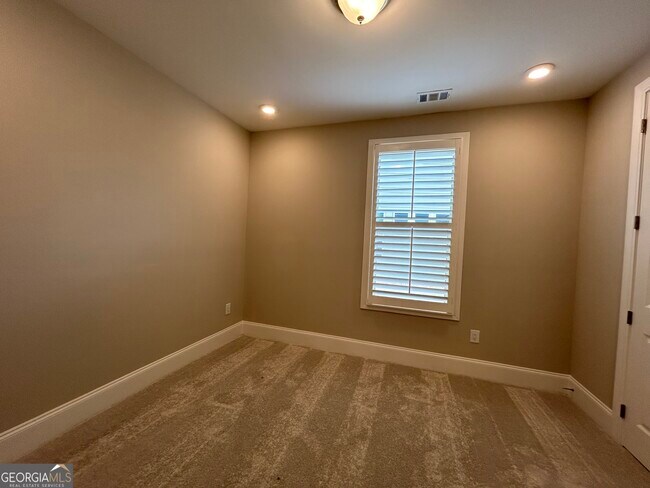 Building Photo - 411 Silverbell Ct