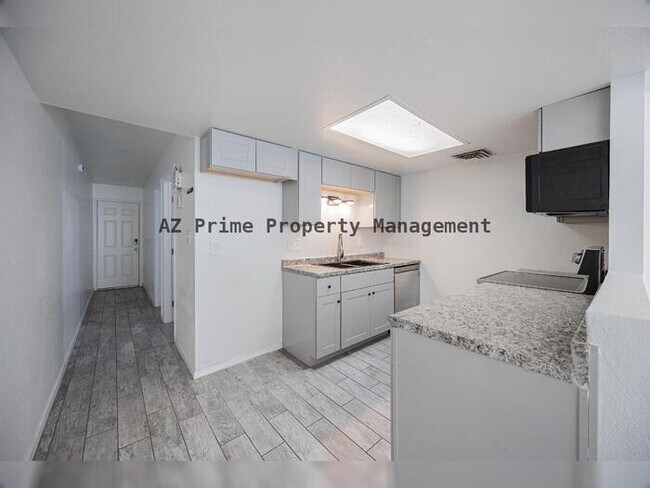 Building Photo - 6822 N 35th Ave