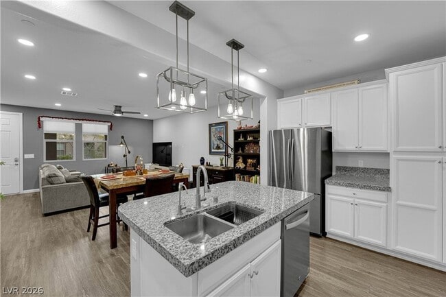 Building Photo - 160 Lomita Heights Dr