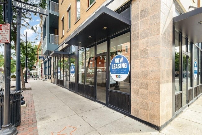 Building Photo - 1326 Vine St