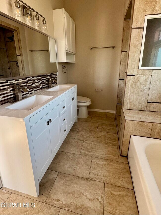 Building Photo - 1801 Garden Gate Way