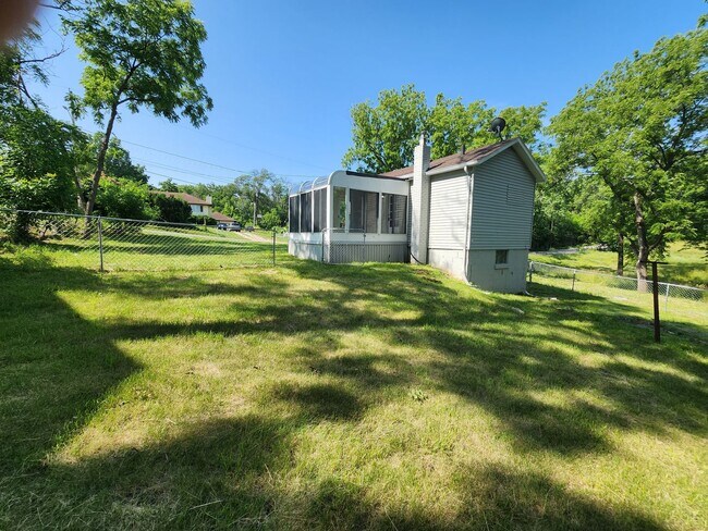 Building Photo - Cozy 1 Bedroom 1 Bath Home