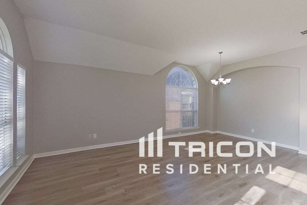 Building Photo - 521 Spicewood Dr