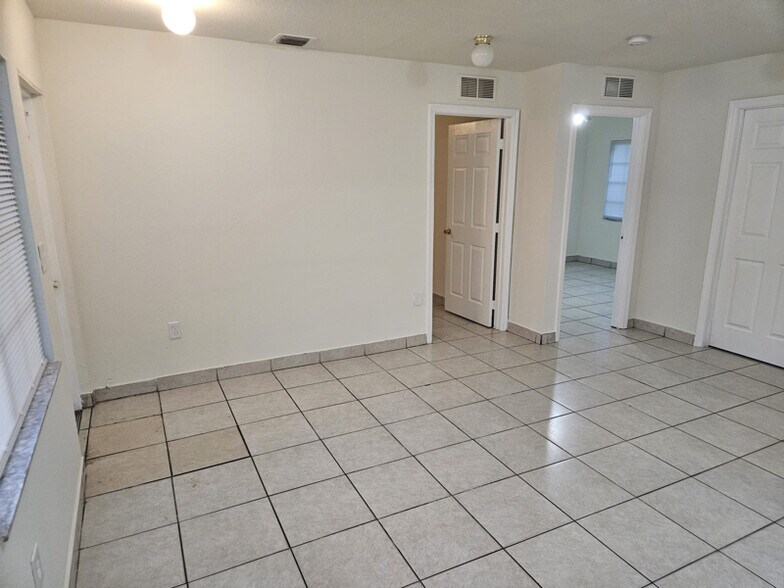 Building Photo - 3725 NW 13th Ave