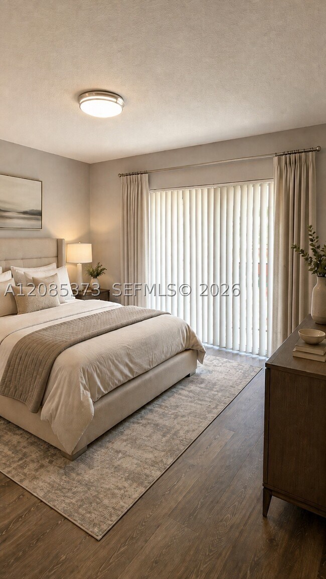 Building Photo - 10130 SW 154th Ct