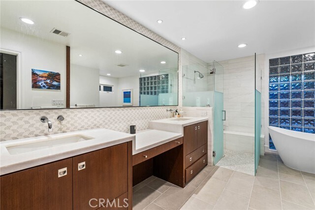 Building Photo - 1800 Glenwood Ln