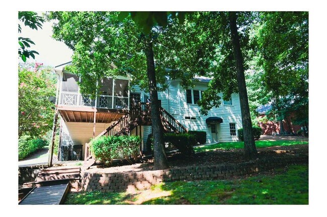 Building Photo - 3885 Waterford Dr