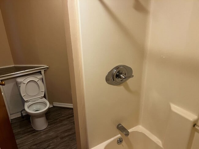 Building Photo - 136 Morton Ave