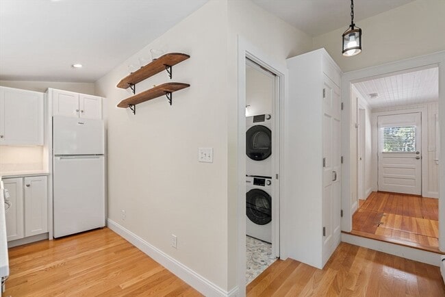 Building Photo - 498 Beechwood St