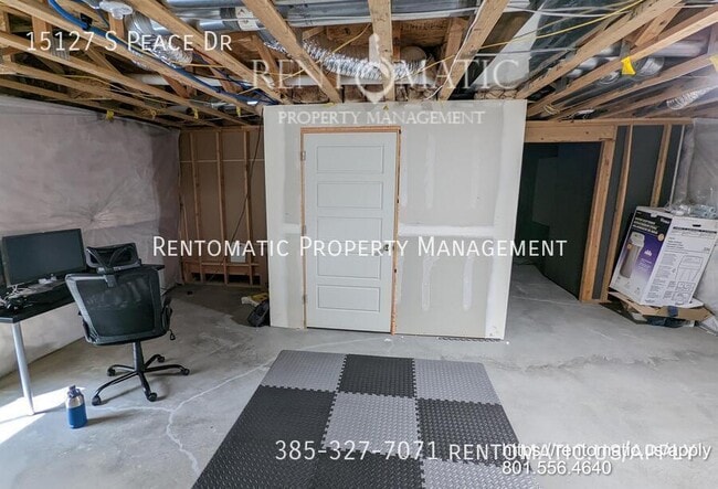 Building Photo - 15127 Peace Dr