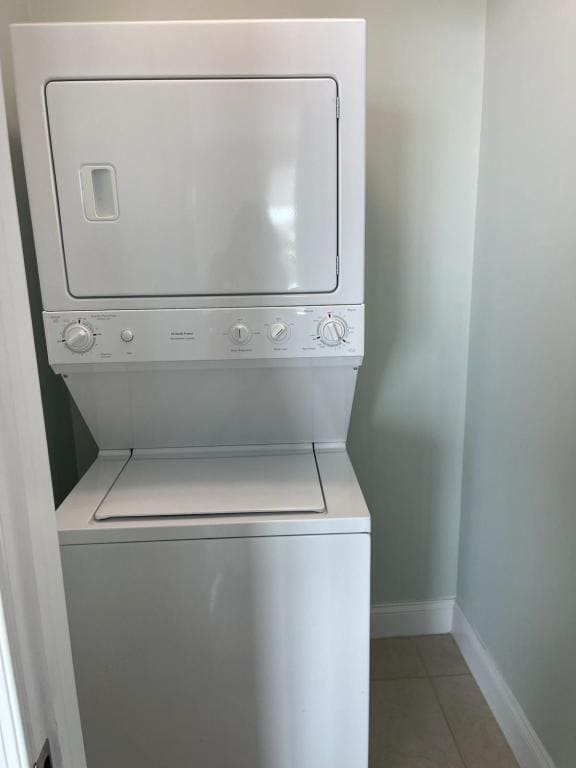 Building Photo - 241 Riverside Dr