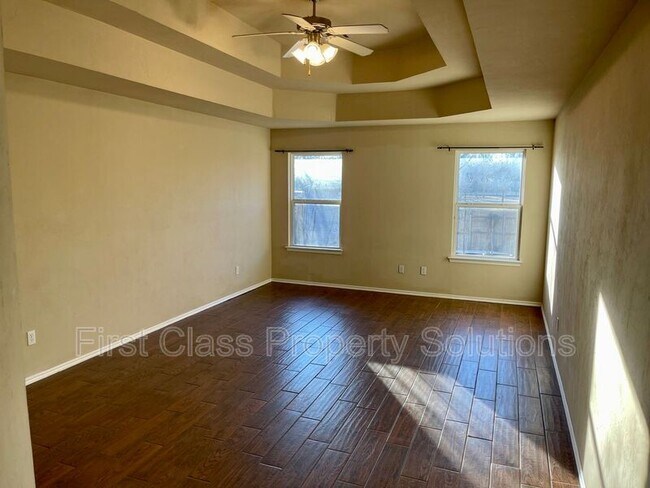 Building Photo - 917 Renita Way