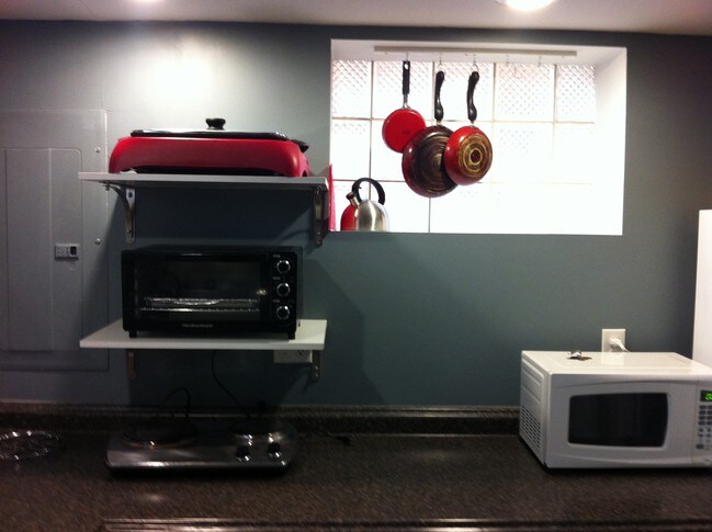 Building Photo - 7015 Sutherland Ave