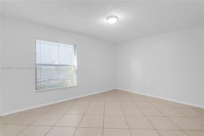 Building Photo - 3224 SW 175th Ave