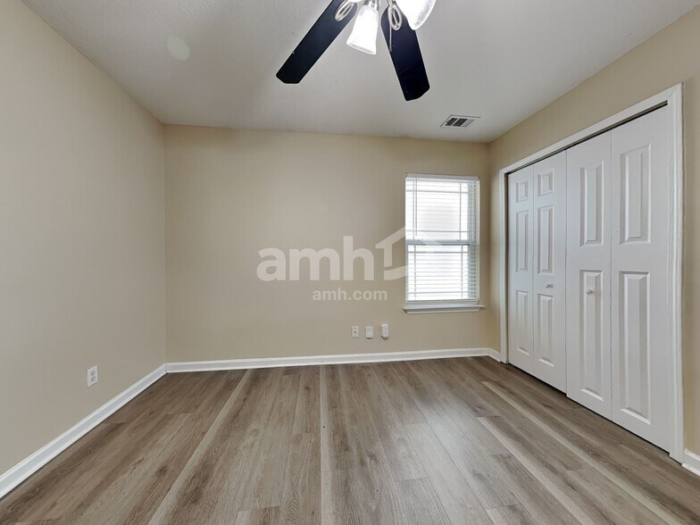 Building Photo - 189 Fox Glen Ct