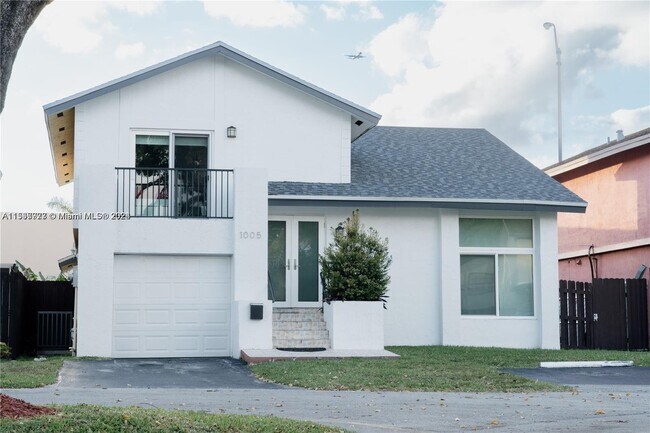 Building Photo - 1005 NW 106th Ave Cir